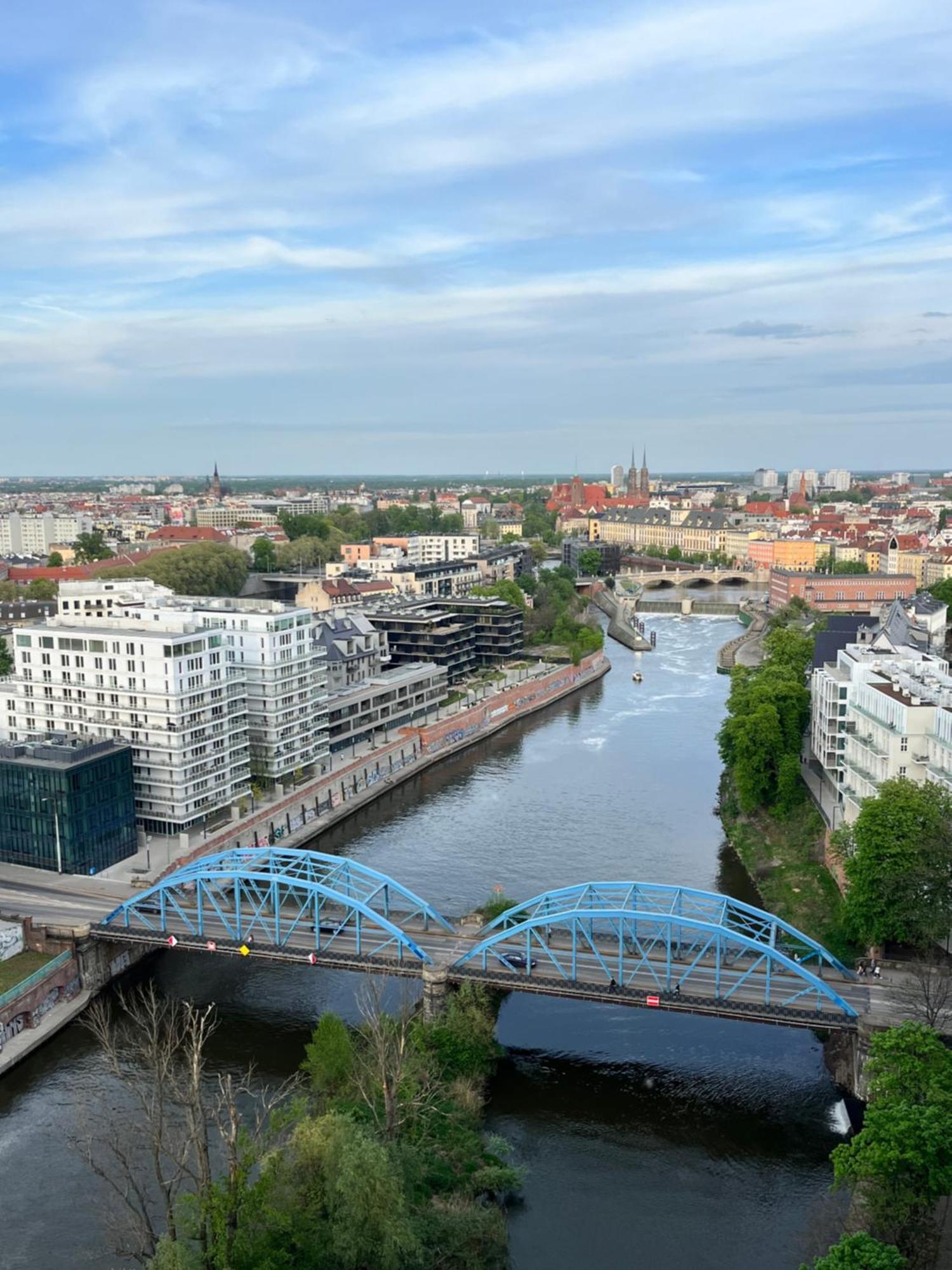 Family House By The River Odra -Panoramic Terrace - 3Room Apartment With 2 Separate Bedrooms And 2 Balconies By Wroapart-Pl- Perfect For Family & Business Stays Wrocław Exteriör bild