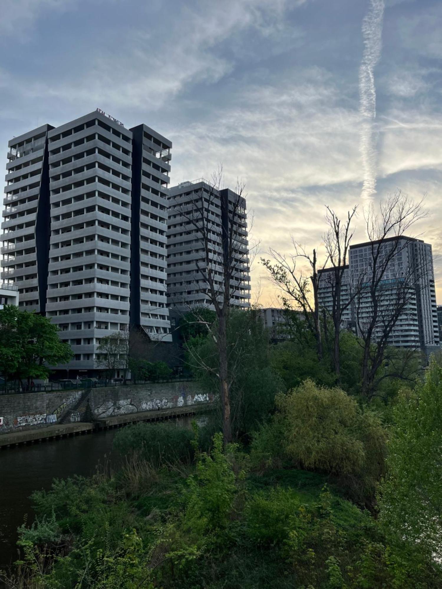 Family House By The River Odra -Panoramic Terrace - 3Room Apartment With 2 Separate Bedrooms And 2 Balconies By Wroapart-Pl- Perfect For Family & Business Stays Wrocław Exteriör bild