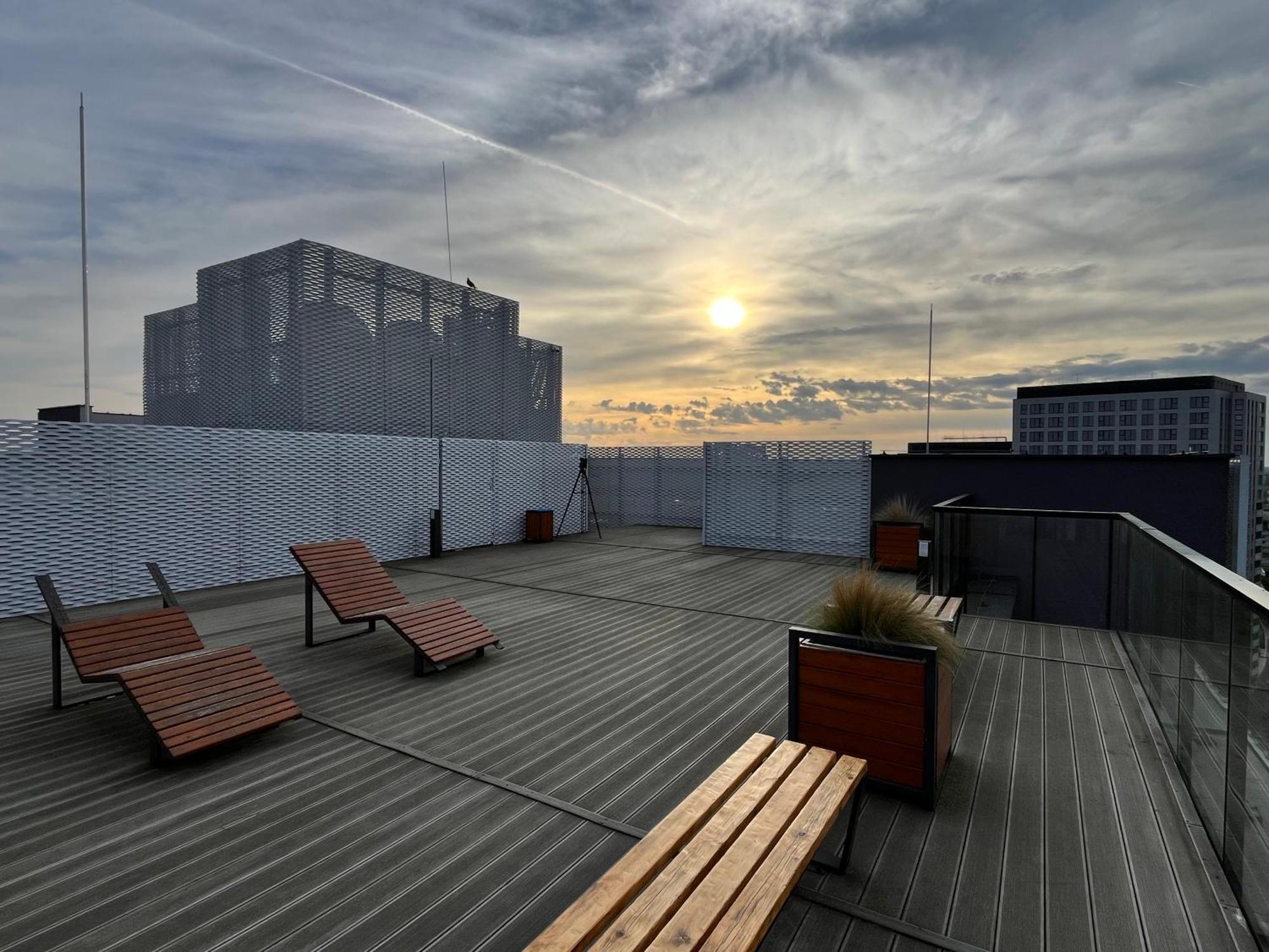 Family House By The River Odra -Panoramic Terrace - 3Room Apartment With 2 Separate Bedrooms And 2 Balconies By Wroapart-Pl- Perfect For Family & Business Stays Wrocław Exteriör bild