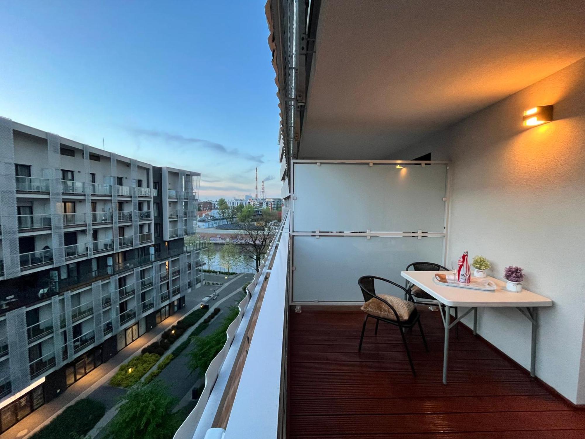 Family House By The River Odra -Panoramic Terrace - 3Room Apartment With 2 Separate Bedrooms And 2 Balconies By Wroapart-Pl- Perfect For Family & Business Stays Wrocław Exteriör bild